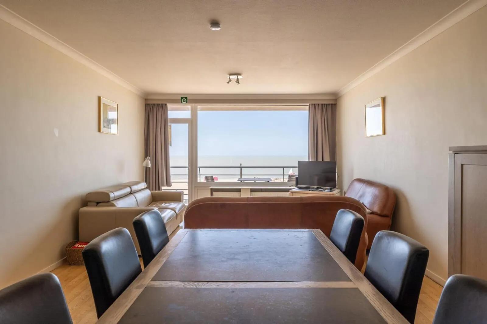 Modern Family Apartment With Amazing Seaview T99 Oostende